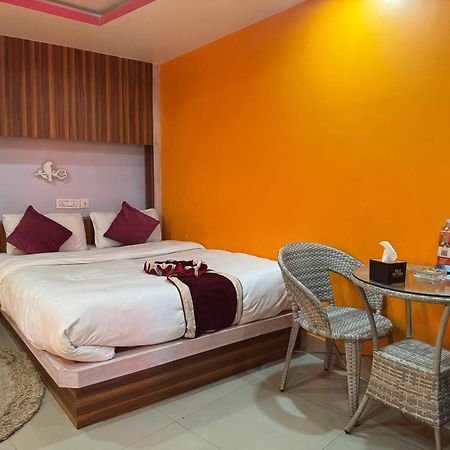 Om Tandoori Hotel كاتماندو المظهر الخارجي الصورة