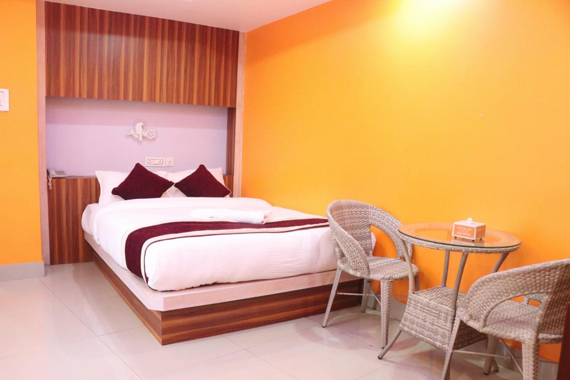 Om Tandoori Hotel كاتماندو المظهر الخارجي الصورة